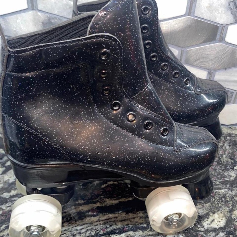 Glossy Black Sparkly Roller Skates W/ Lightup‎ Wheels sz 36